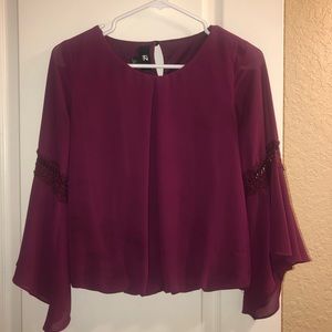 Iz byer cute maroon blouse